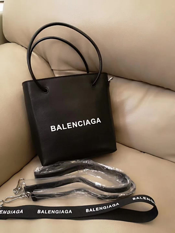 BALENCIAG巴黎世家 有掛件 18新款 粒面頭層小皮手提袋 單肩斜挎包  BL1600